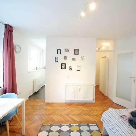 Paulas Cosy Place In The Center Of
